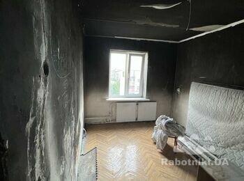 Демонтаж штукатурки и подготовка стен под обои.