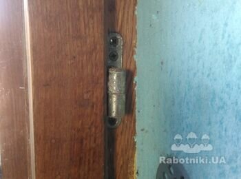 Врезка 20-ти петель в дубовые оконные рамы.