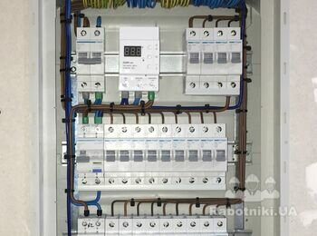 Потрібен монтажник для комутації щита