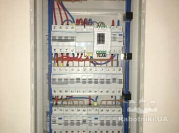 Потрібен монтажник для комутації щита