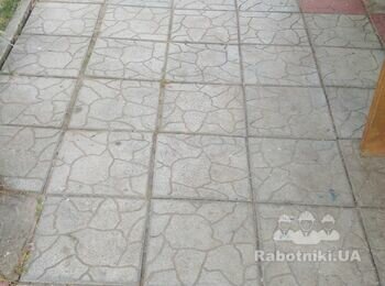 Переложить тротуарную плитку на даче