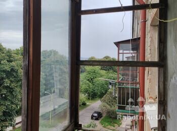 Поставити козирьок на балконі