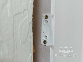 Установка міжкімнатних дверей