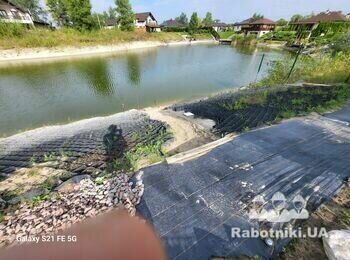Укрепление берега озера и ландшафт на склоне (Вышгород)