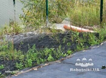 Укрепление берега озера и ландшафт на склоне (Вышгород)