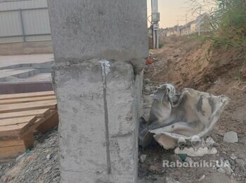 Штукатурка фундамента+ покраска стовпчиків