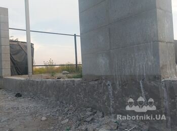 Штукатурка фундамента+ покраска стовпчиків