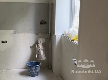 Вирівнювання підлоги самовирівнюючою сумішшю