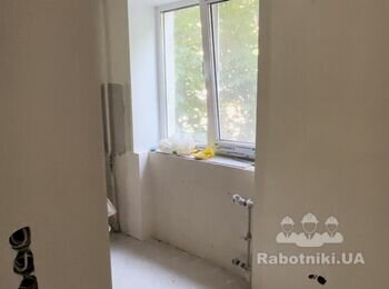 Вирівнювання підлоги самовирівнюючою сумішшю