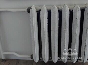 Поставити крани для регулювання тепла на батареях