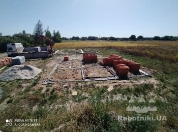 Черновая кладка стен одноэтажного дома