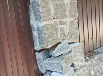 Реконструкція стовпчиків з каменню