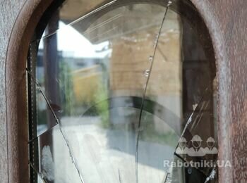 Замене стекла в двери входной