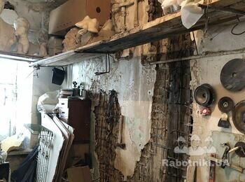 Штукатурка иили гипсокартон около 45 кв. м. (стены, потолок).
