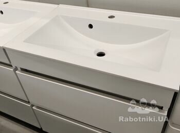 Тумба новая под умывальник! Нужно переделать