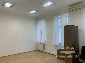 Ремонт офісних приміщень 80 кв.м., заміна ламінату, Фарбування стін