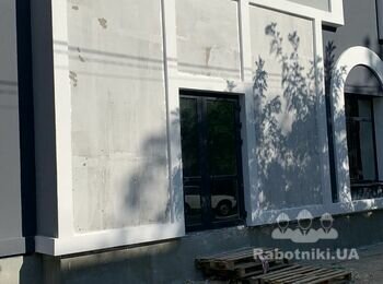 Залити бетон на вхідні групи, облюцвати сходи, улаштувати клінкерну пл