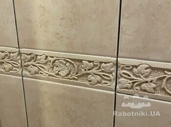 Потрібно замінити стару затирку між плиткою