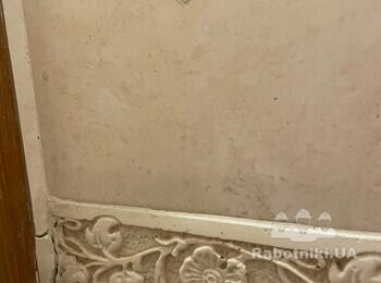 Потрібно замінити стару затирку між плиткою