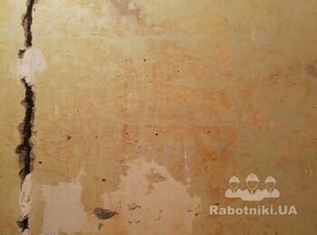 Видалення старої краски зі стін в ванній кімнаті
