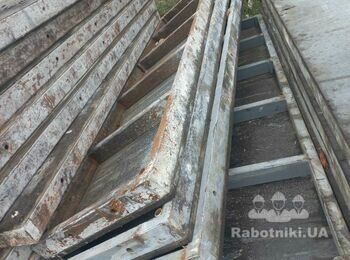 Зробити підпірну стінку (опалубка Замовника)