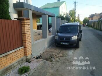 Декоративна штукатурка паркану.