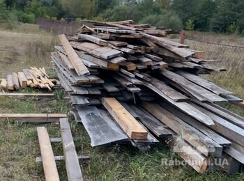 Перенос цегли та досок