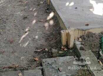 Укладка 40 кв.м тротуарної плитки з бордюрами на ґрунтову основу