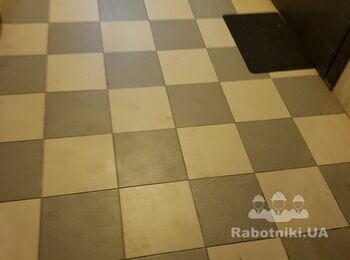 Уборка подъезда в 5 этажном клубном доме 250 кв.м.