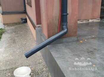 Ремонт крыши и доустановка низа водостоков