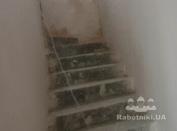 Установка ступеней лестницы