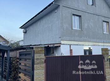 Монтаж снігозатримувачів на кришу приватного будинку