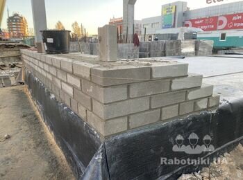 Влаштування армованої цегляної кладки стін