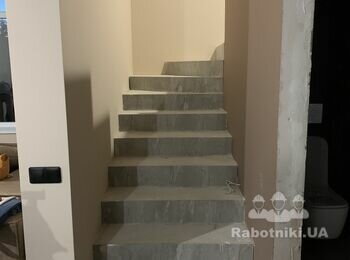 Влаштування дерев'яних сходів.