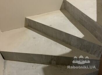 Влаштування дерев'яних сходів.