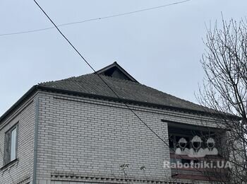 Відремонтувати дах 2-поверхового будинку.