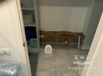 Потрібен майстер для штукатурки стін та облицовки плиткою