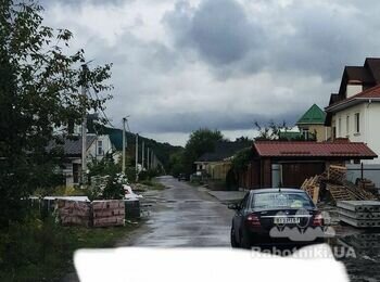 Горизонтальний прокол в землі під дорогою