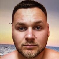 Майстер Віктор Долженко