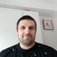 Мастер В'ячеслав Плющ