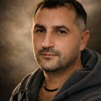 Мастер Артур Новиков