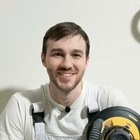 Майстер Валерій Саврацький