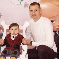 Мастер Олександр Зугравий