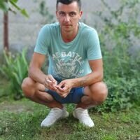 Мастер Олексій Крячок