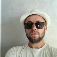Мастер Олег Лісовецький